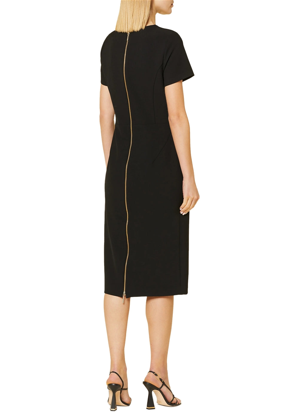NVSCO Kleid Colette in schwarz. Schmal geschnittenes Etuikleid in kompakter Techno Viskose Qualität von NVSCO 2107 online kaufen. Designer Kleid mit dekorativem Reißverschluss in gold am Rücken aus der neuen NVSCO 2107 Kollektion.