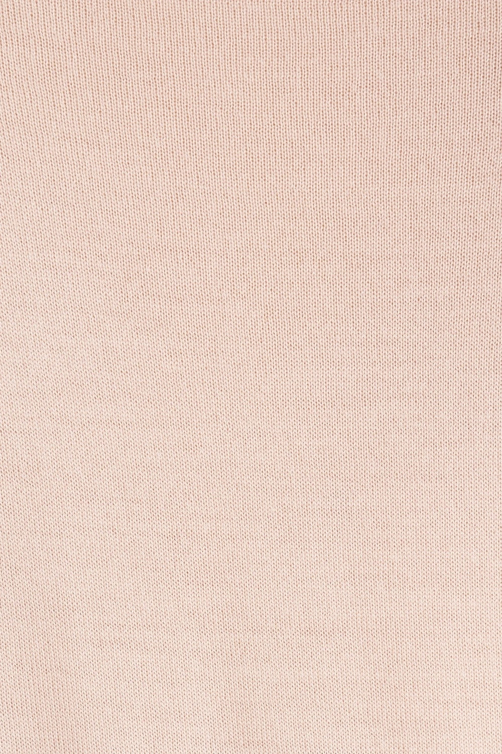 Peserico Pullover beige mit Rundhalsausschnitt in feiner Schurwollqualität. Schmal geschnittener Strickpullover mit Bündchenabschlüssen aus der neuen Peserico Herbst Kollektion.