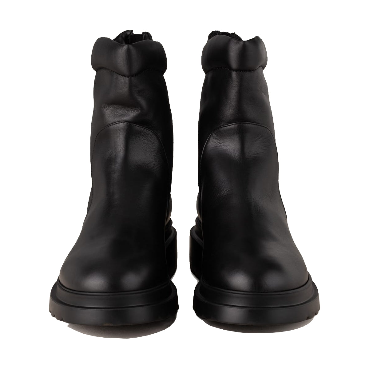 Pomme d´or boots rey in schwarzen Glattleder. Sportive Stiefelette mit Sneakers Leisten von Pomme d´or online kaufen. Low boots mit Reißverschluss und 3cm hoher Profilsohle aus der neuen Pomme d´or Kollektion.