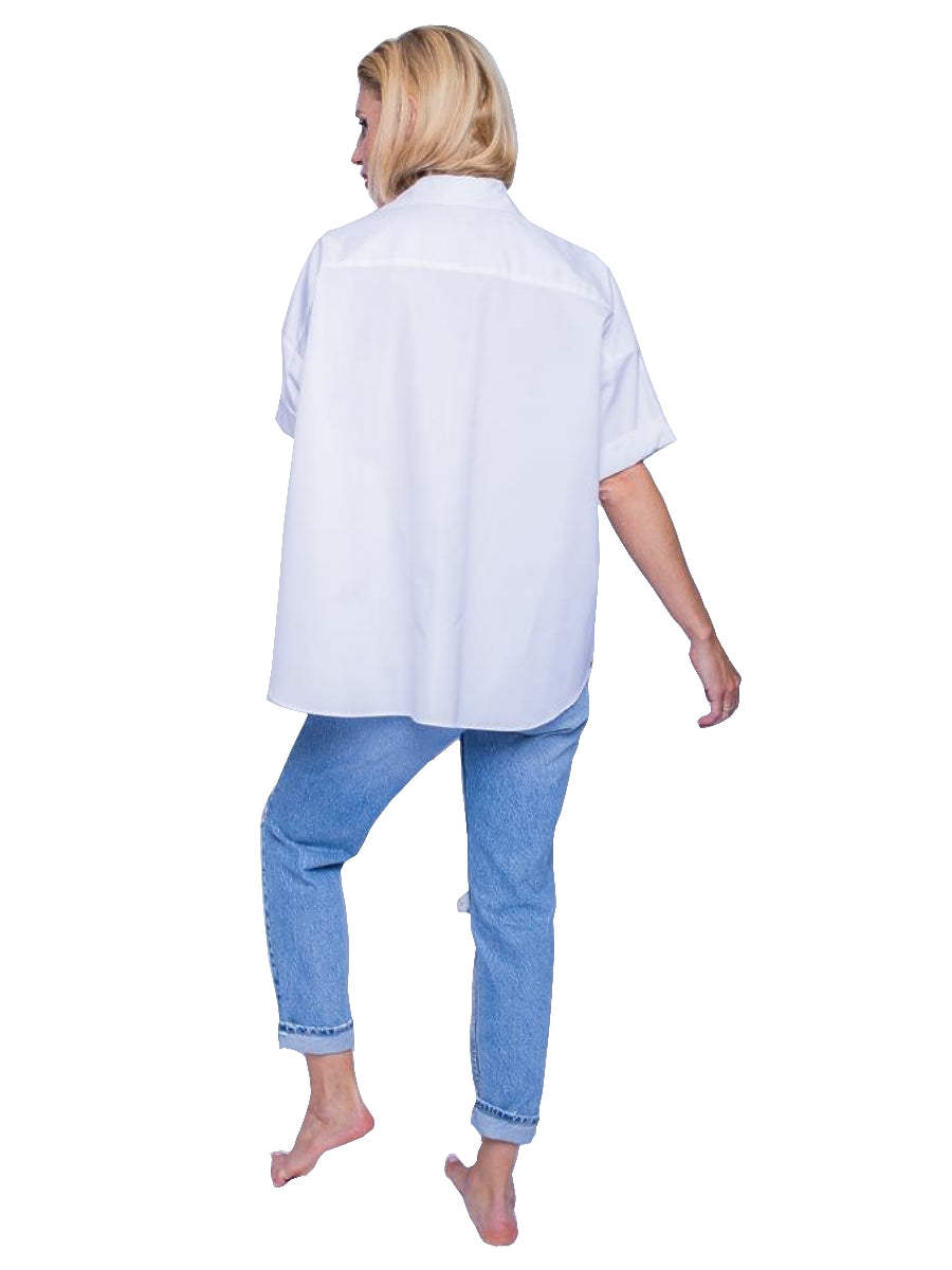 Tonno & Panna Bluse Lea in weiß. Modische oversized Bluse in reiner Baumwolle mit angenehmen Tragekomfort von Tonno & Panna online kaufen. Durchgeknöpfte Hemdkragenbluse mit kurzem Arm aus der neuen Tonno & Panna Kollektion.